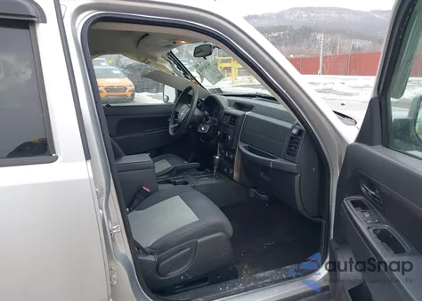 2010 Jeep Liberty Sport z USA, uszkodzony, nr VIN 1J4PN2GK0AW111739